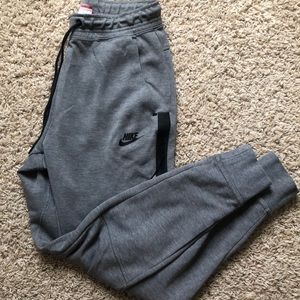 grey nike sweatpants
